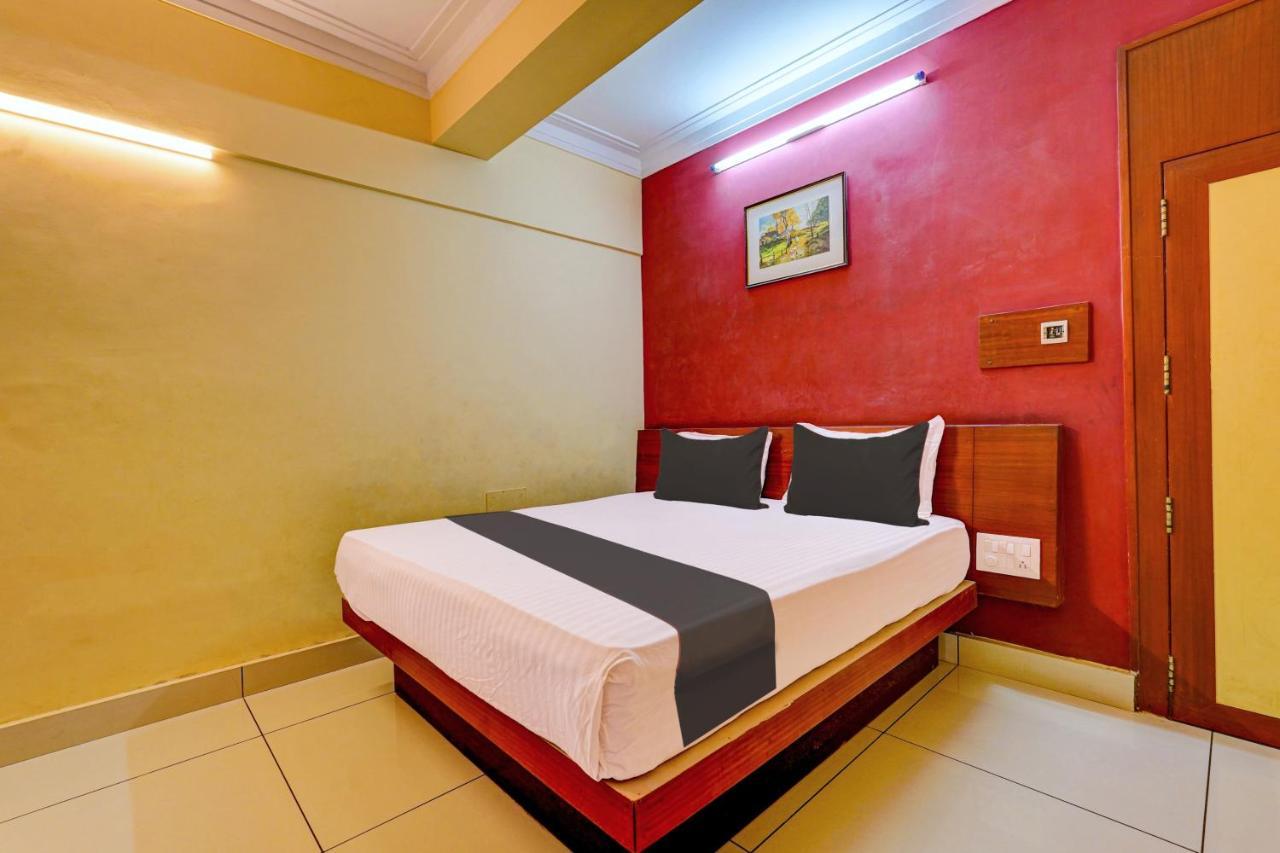 Oyo Flagship Hotel Kvc Holiday Inn Mysore Exterior photo